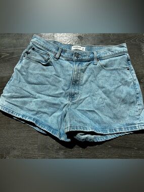 Abercrombie Curve Love Mom Shorts